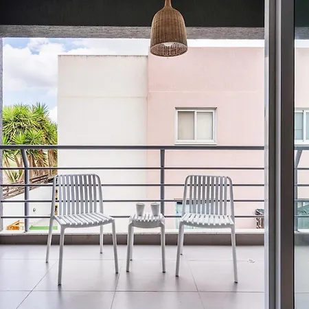 Modern Bright 1br *
